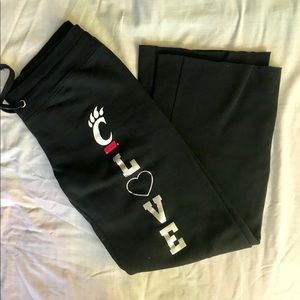 UC Bearcats comfy sweat pants full leg Size L